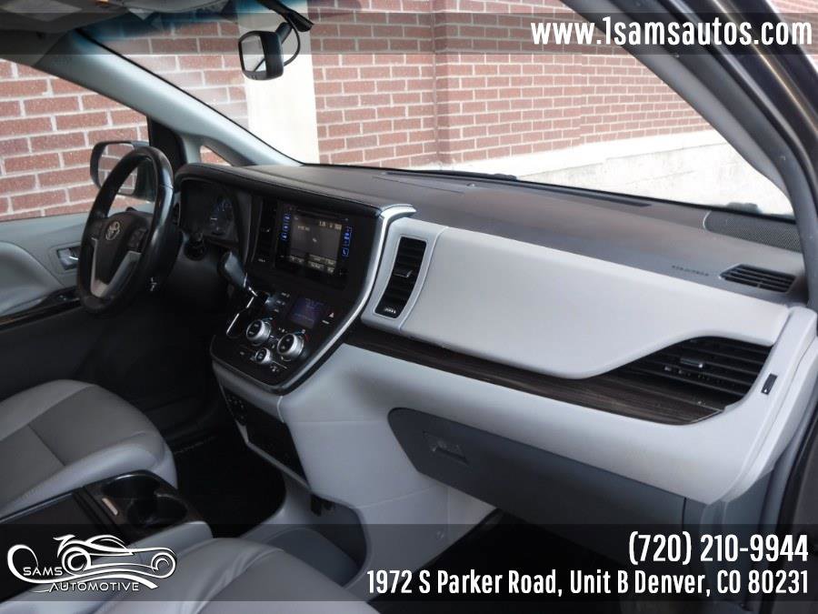 Used 2017 Toyota Sienna XLE Premium image 37