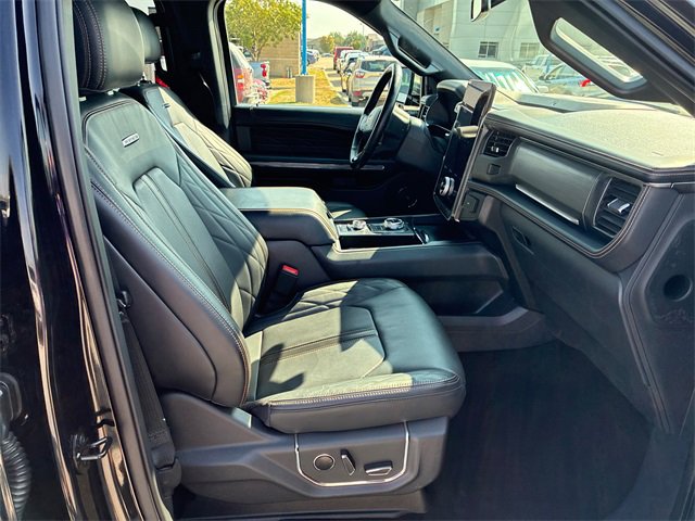 Certified 2022 Ford Expedition Max Platinum image 17