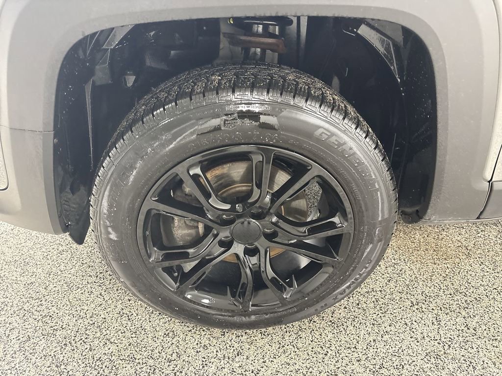 Used 2019 Jeep Renegade Latitude w/ Cold Weather Group image 15