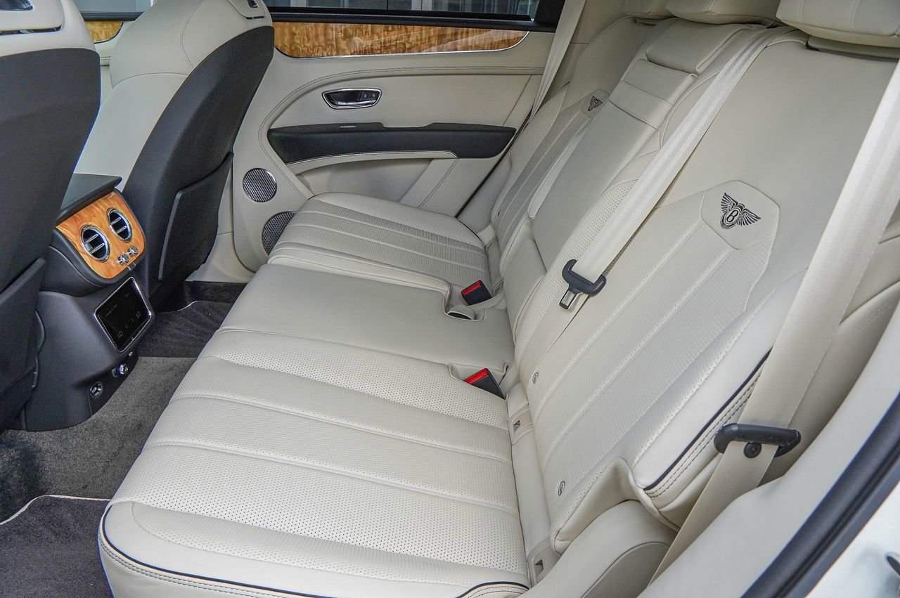 Used 2023 Bentley Bentayga AWD/4WD image 41