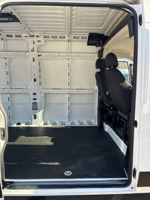 Used 2025 RAM ProMaster 2500 w/ Convenience Group image 19