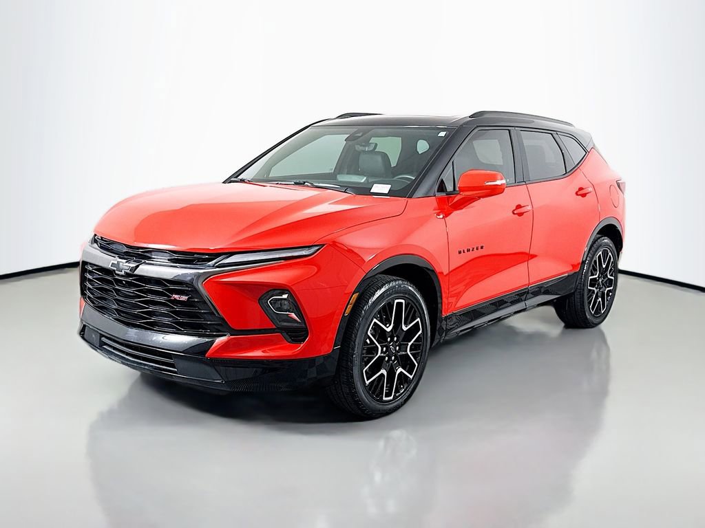 Used 2025 Chevrolet Blazer RS w/ Driver Confidence II Package image 3