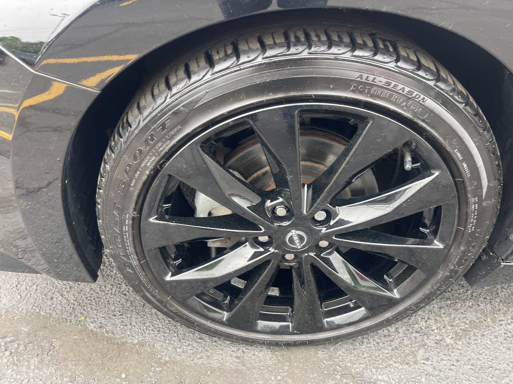 Certified 2023 Nissan Maxima SR w/ Sport Mat Group FWD image 25