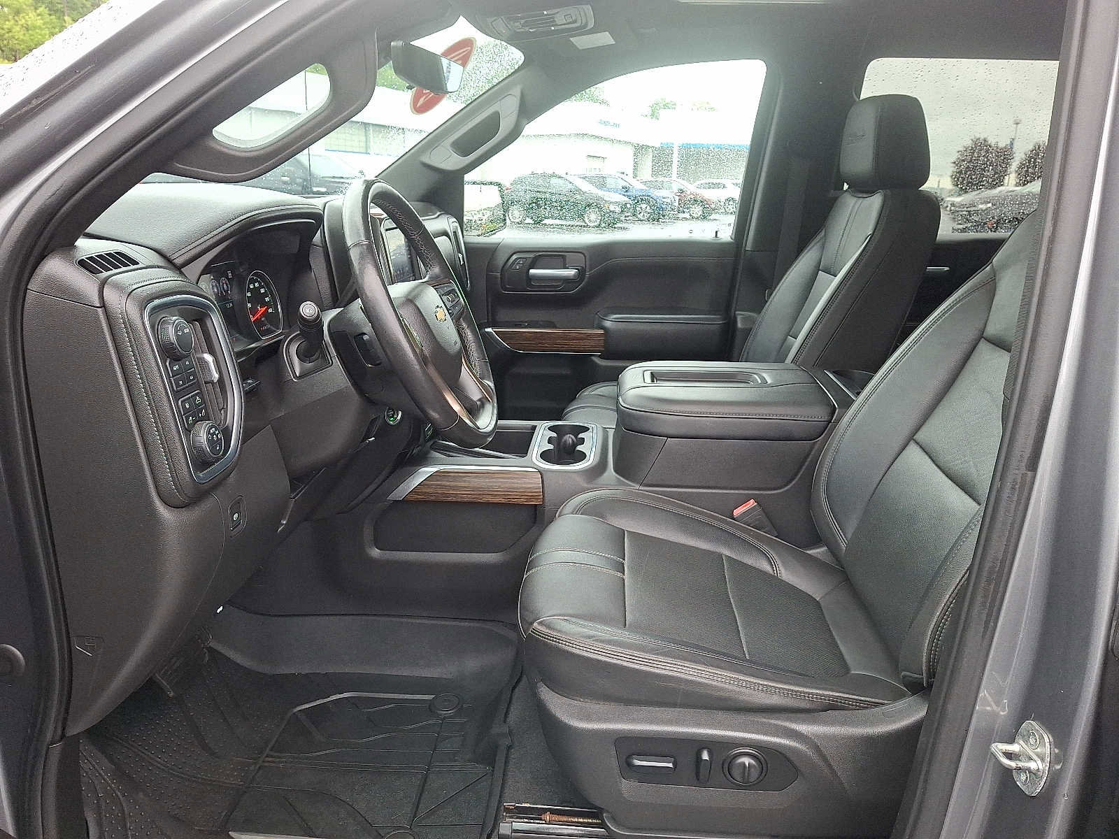 Used 2020 Chevrolet Silverado 1500 High Country w/ Technology Package AWD/4WD image 13