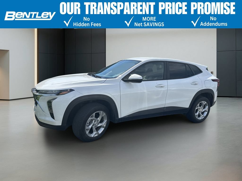 Used 2024 Chevrolet Trax LS w/ LS Convenience Package FWD image 1