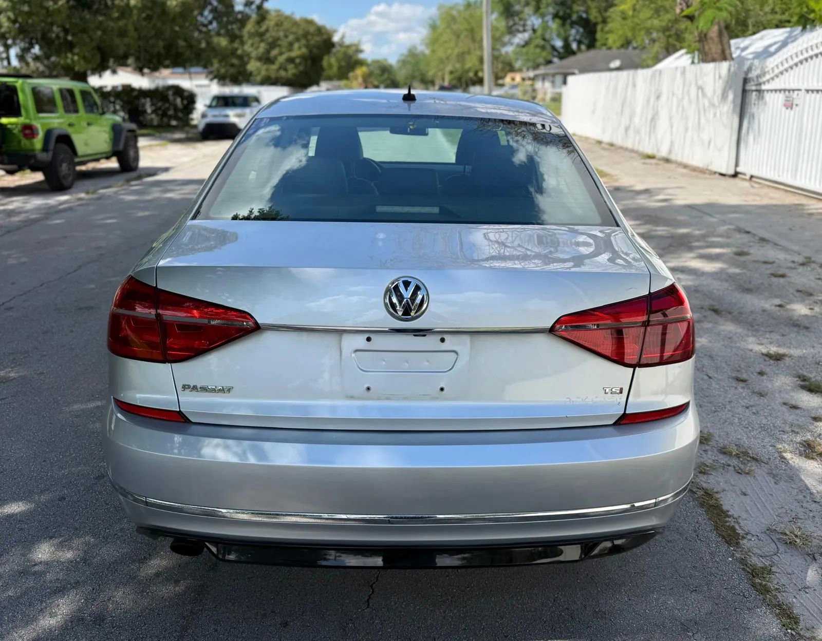 Used 2016 Volkswagen Passat 1.8T R-Line FWD image 8