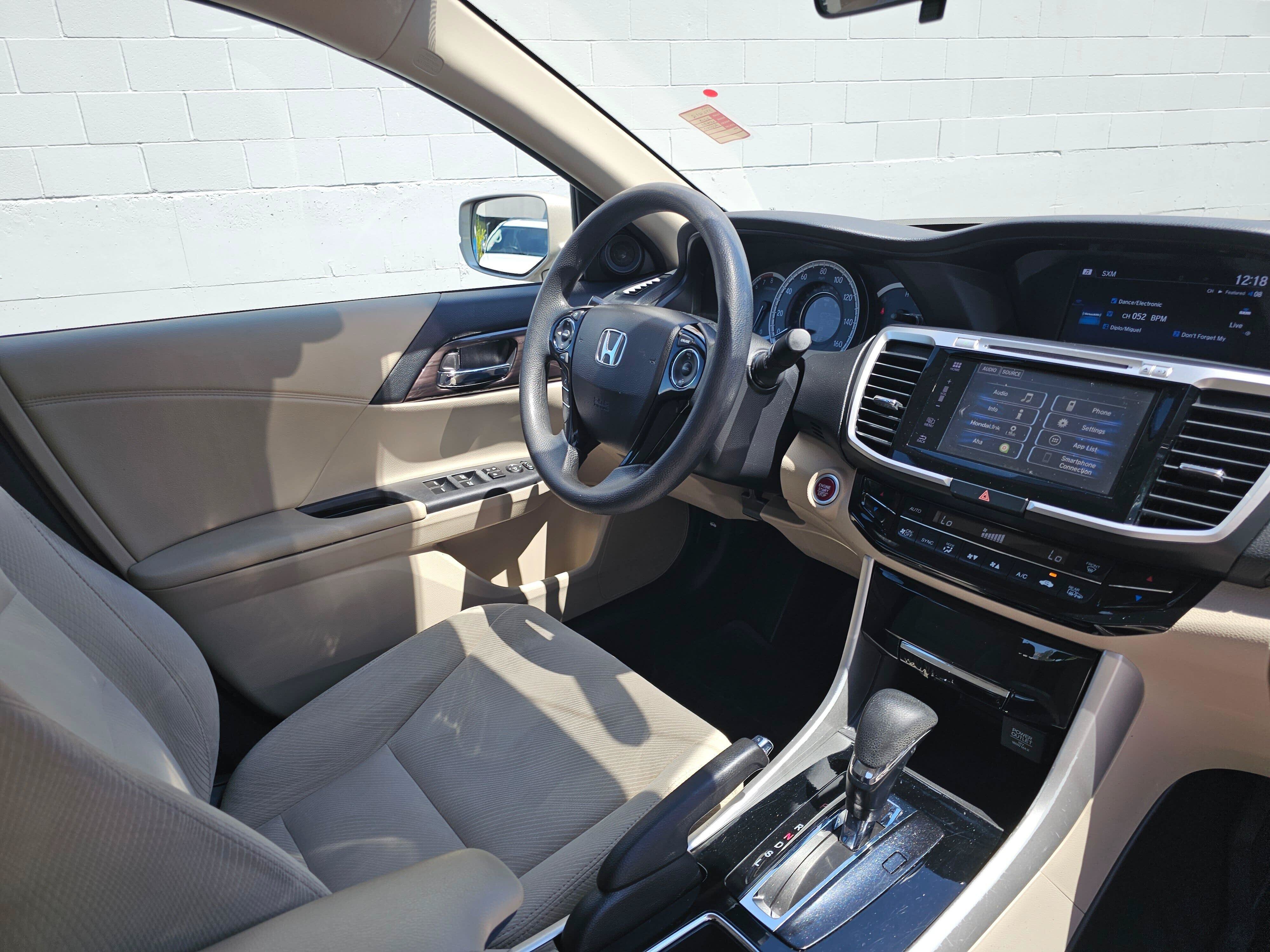 Used 2016 Honda Accord EX image 45