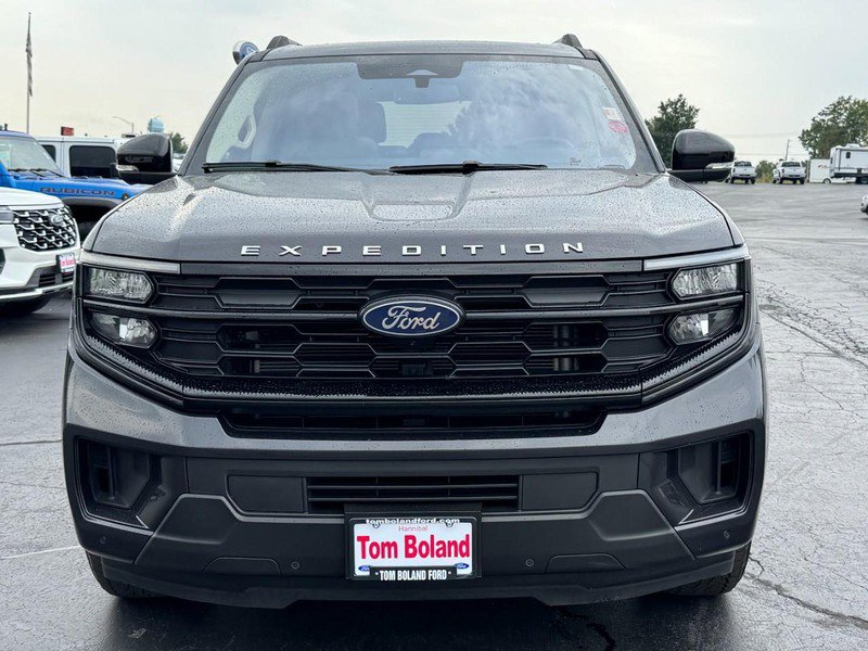 Used 2025 Ford Expedition Active AWD/4WD image 9
