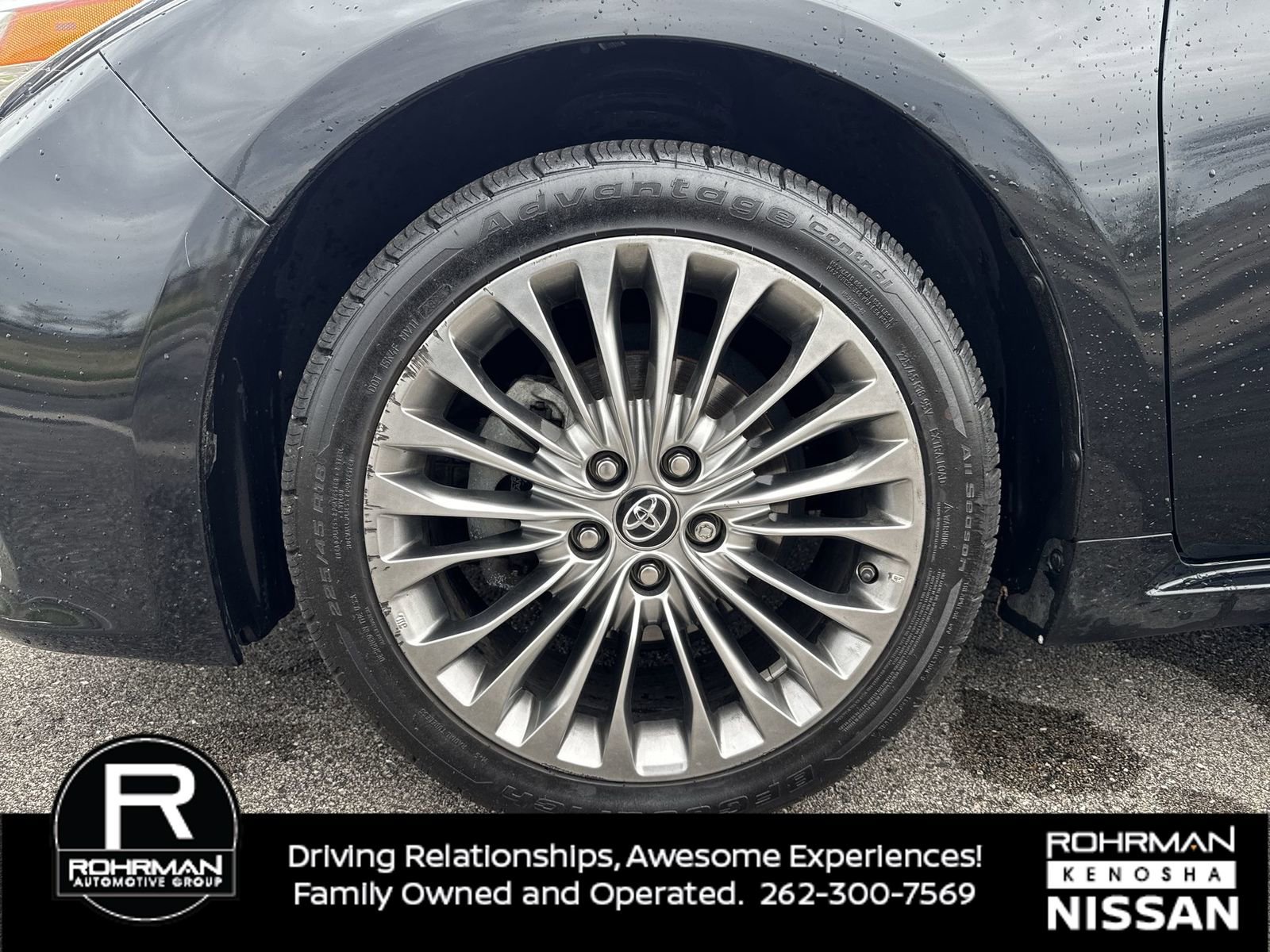 Used 2016 Toyota Avalon Limited w/ Toyota Safety Sense Package image 9