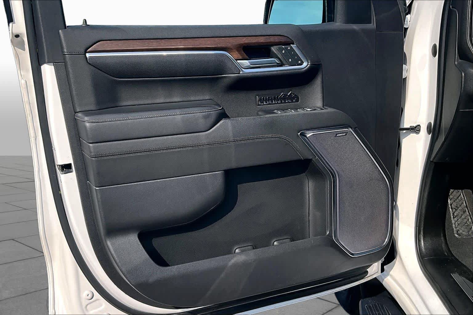 Used 2023 Chevrolet Silverado 1500 High Country w/ High Country Premium Package AWD/4WD image 23