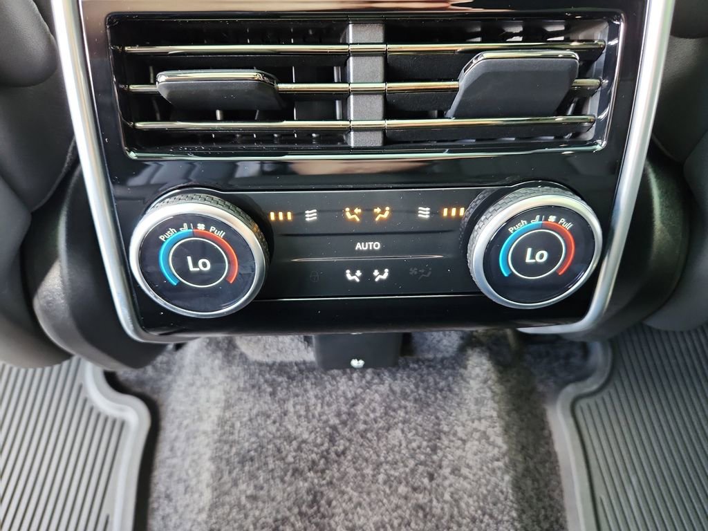 New 2025 Land Rover Range Rover SE image 26