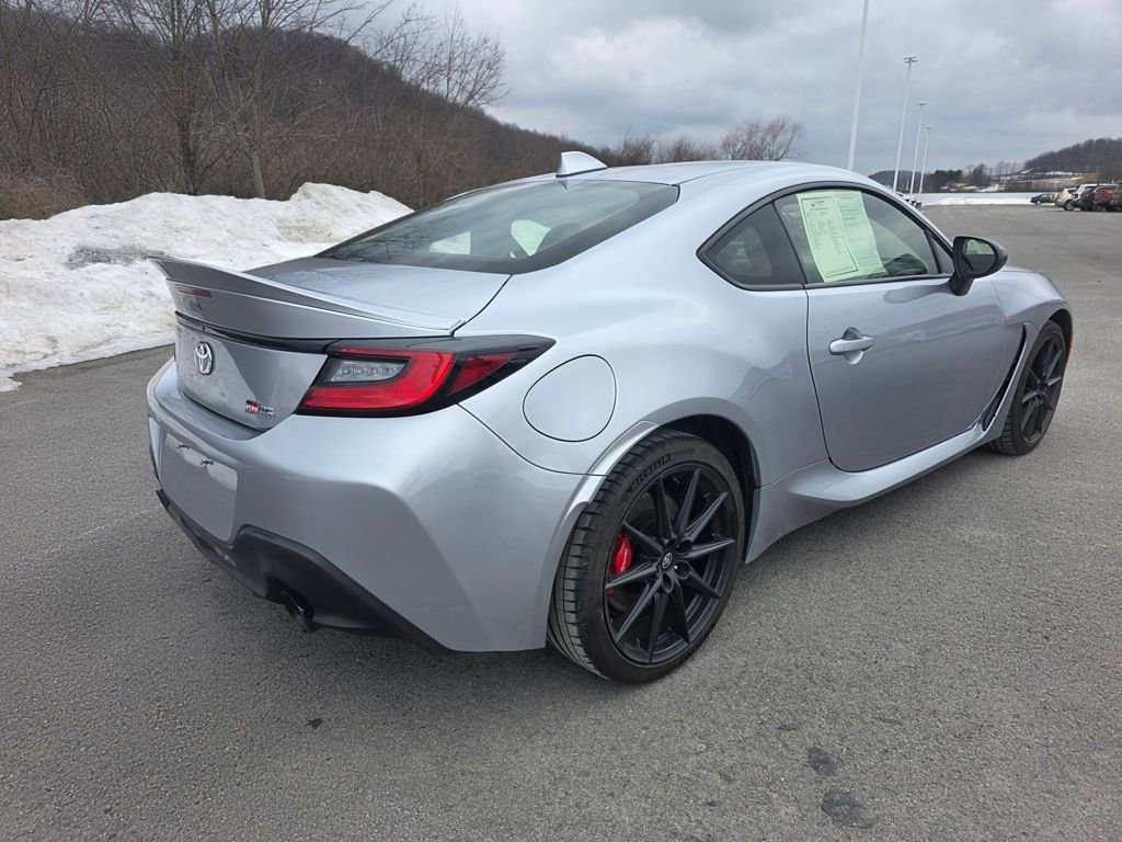 Used 2025 Toyota GR86 Premium w/ Performance Package image 5