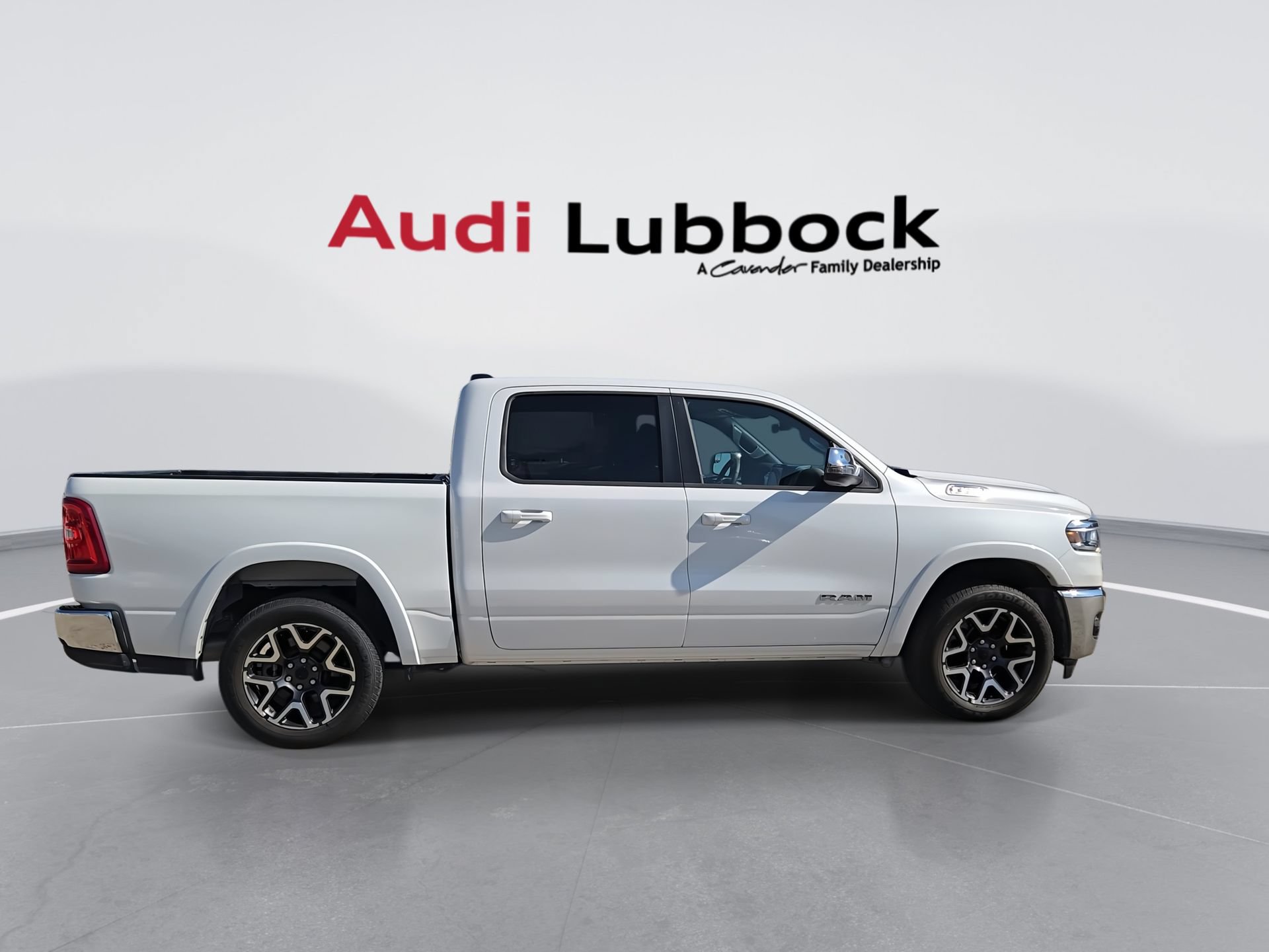 Used 2026 RAM 1500 Laramie AWD/4WD image 9