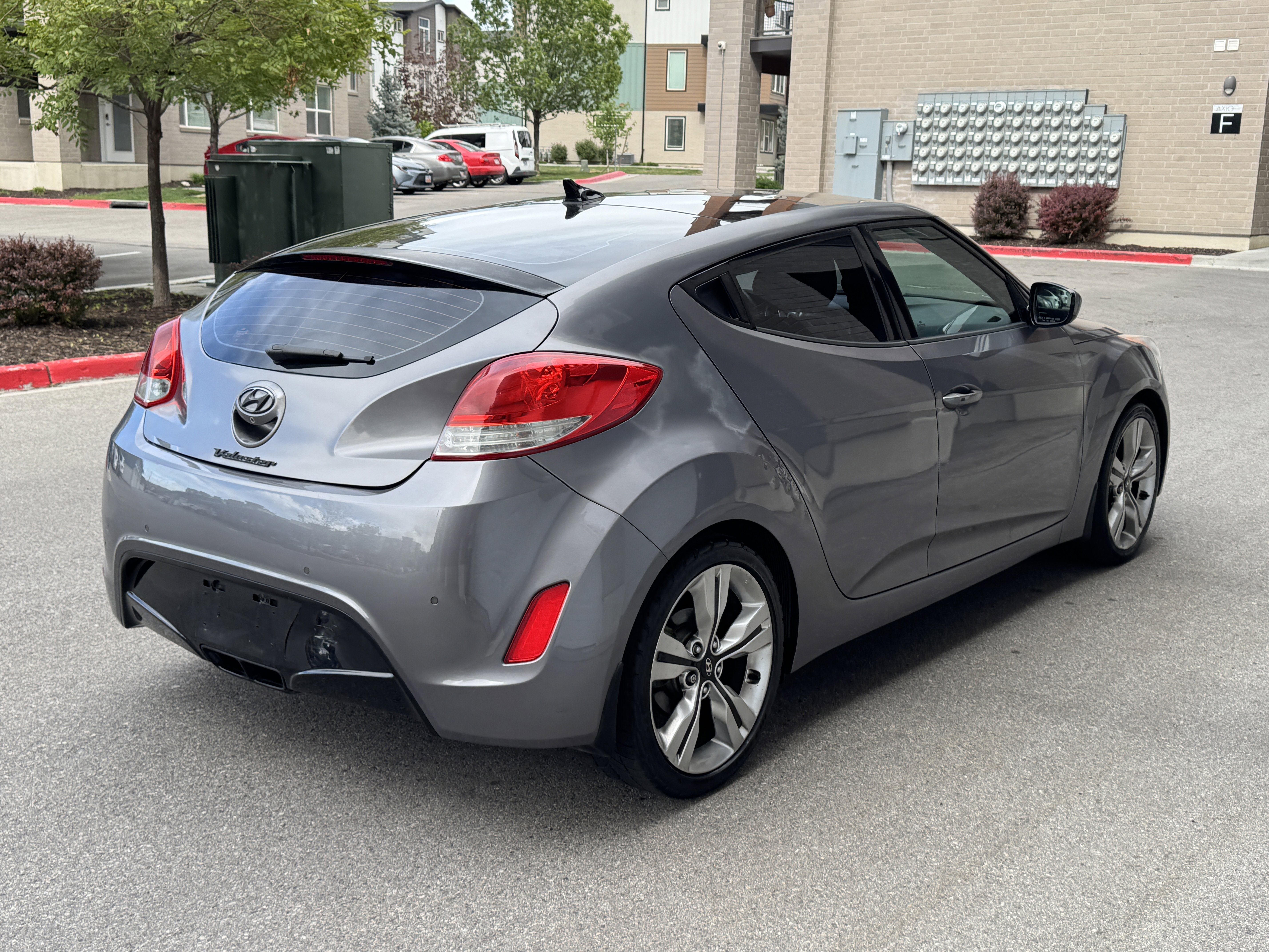 Used 2012 Hyundai Veloster w/ Style Pkg FWD image 7