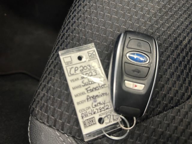 Used 2023 Subaru Forester Premium image 31
