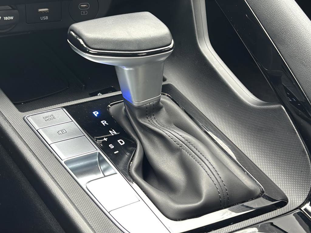 Certified 2025 Hyundai Elantra Limited image 35