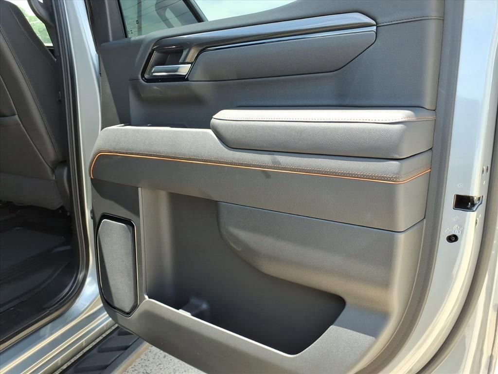 Used 2025 GMC Sierra 1500 AT4 w/ AT4 Premium Package AWD/4WD image 15