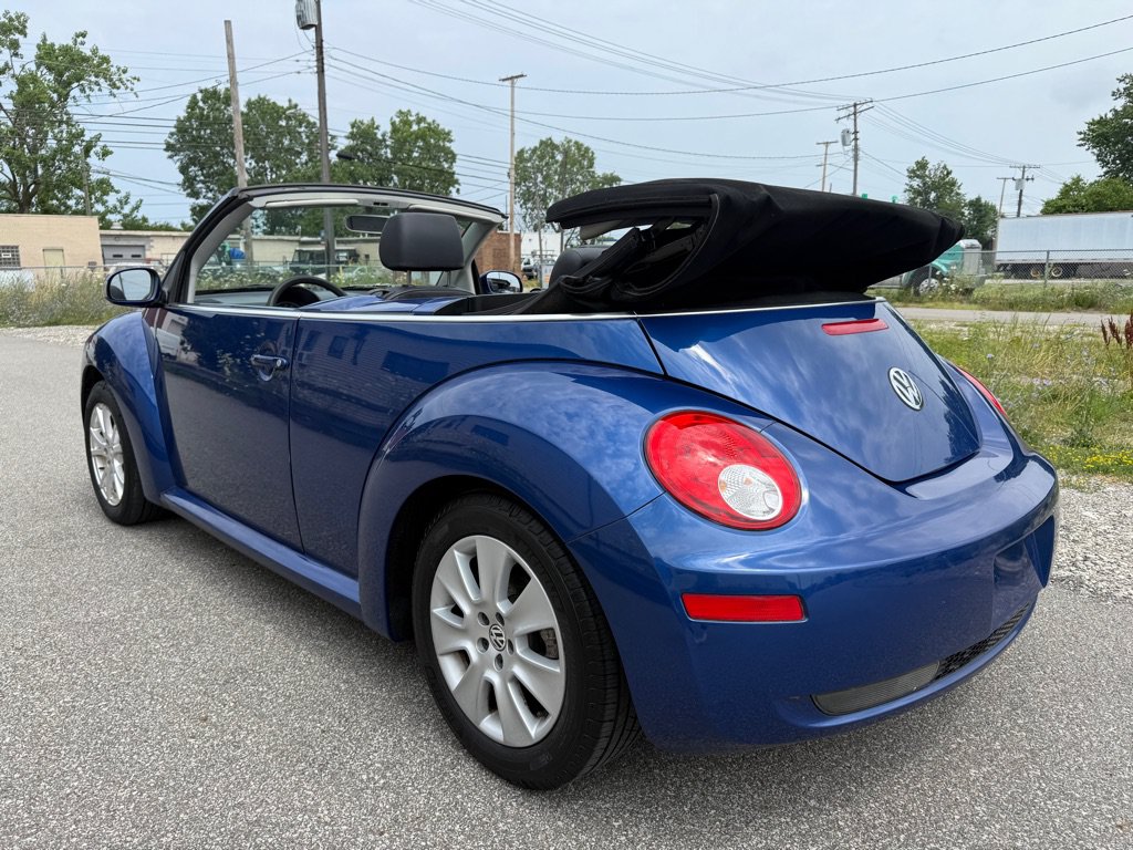 Used 2008 Volkswagen Beetle S FWD image 3