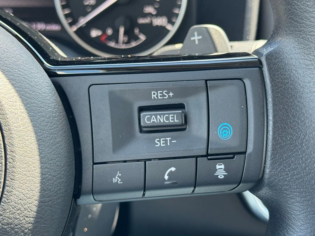 Used 2022 Nissan Rogue SV image 7