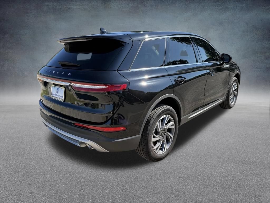 Used 2025 Lincoln Corsair AWD image 6