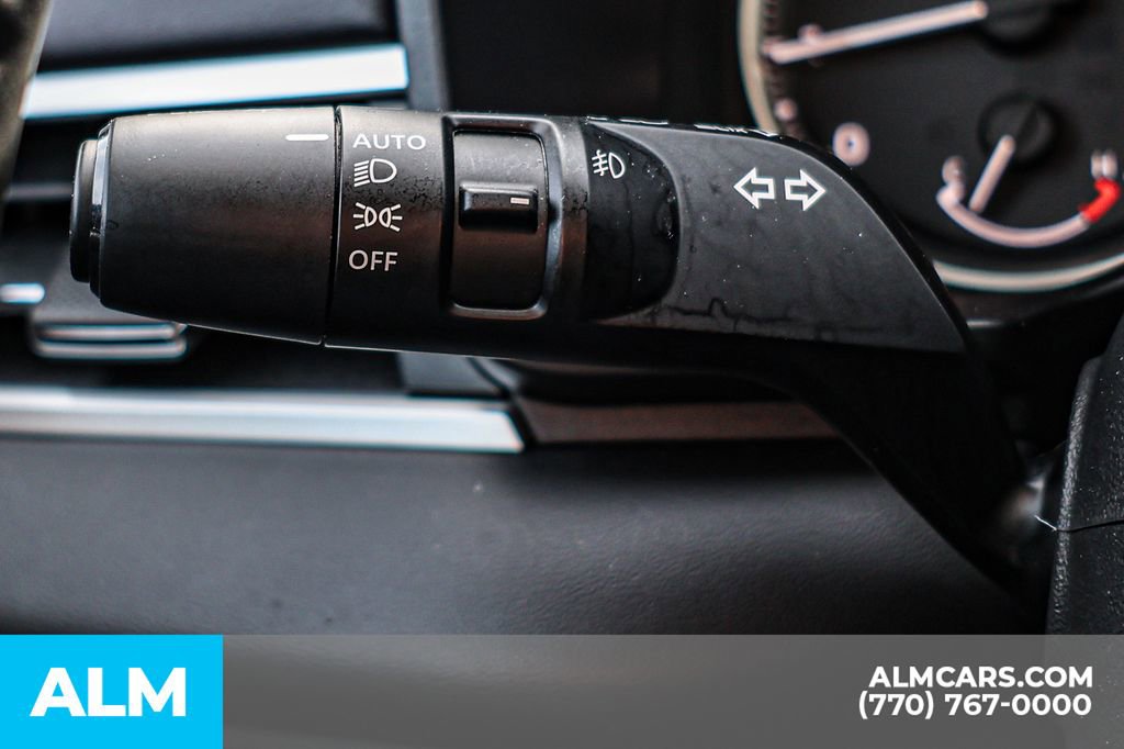 Used 2025 Mitsubishi Outlander SE image 35