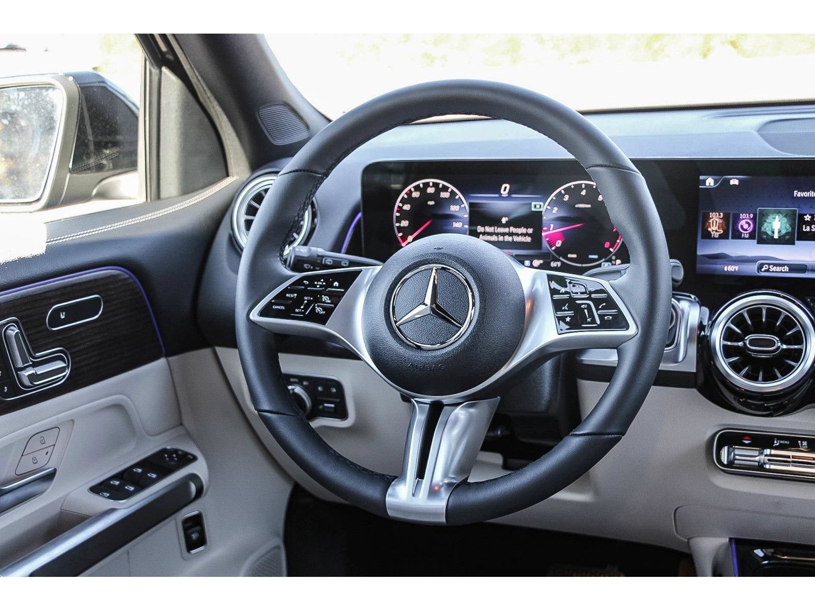 Used 2026 Mercedes-Benz GLB 250 4MATIC image 16
