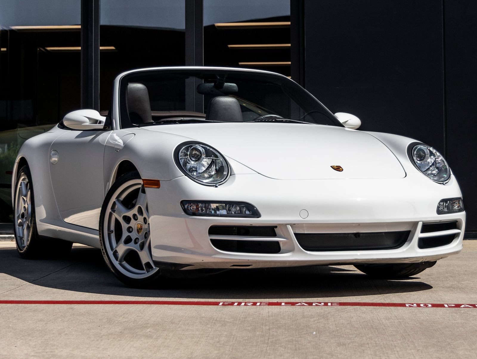 Used 2006 Porsche 911 Carrera RWD image 6