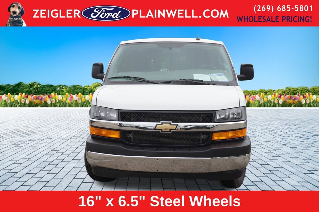 Used 2024 Chevrolet Express 2500 w/ Driver Convenience Package RWD image 8