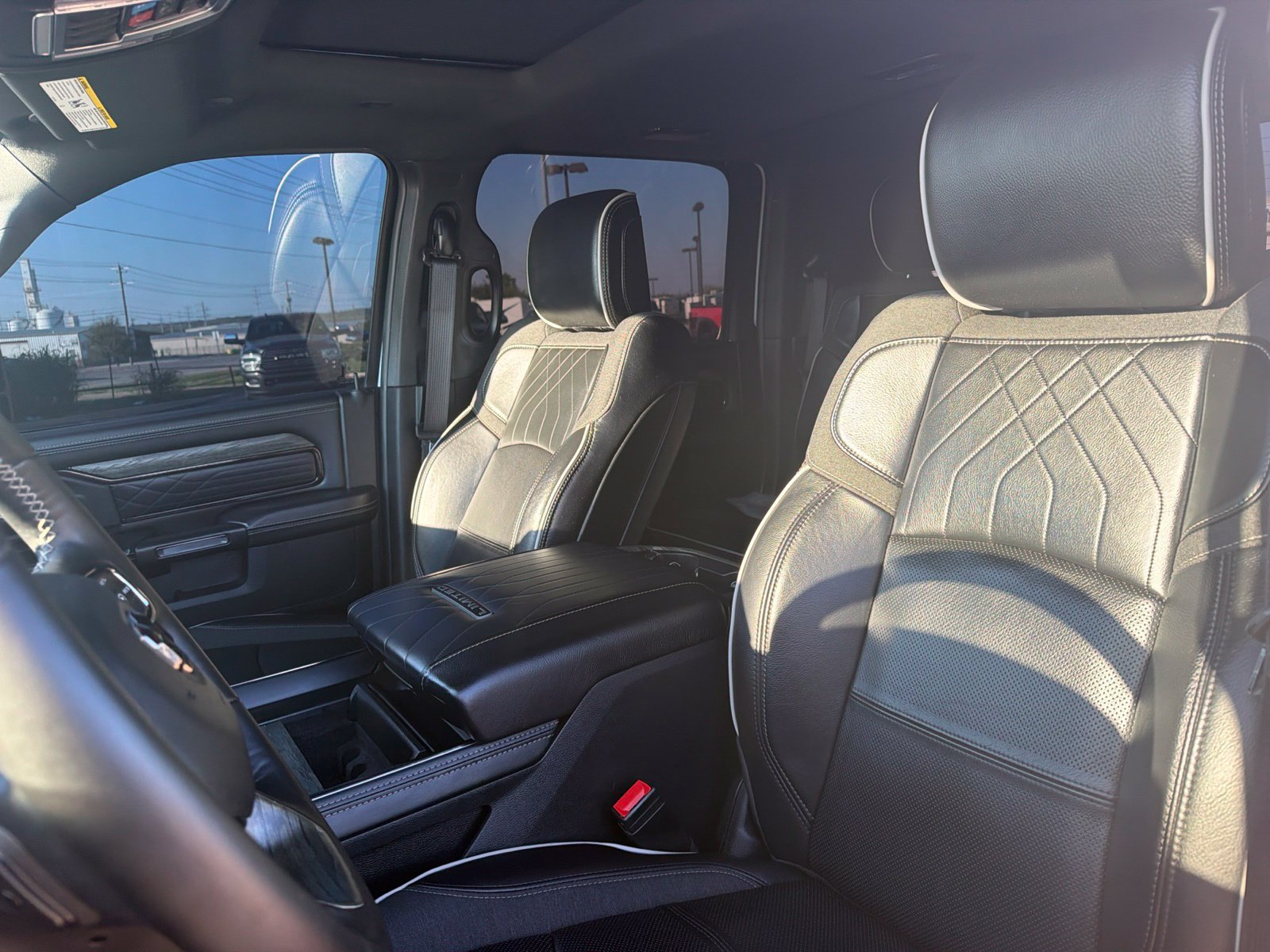 Used 2025 RAM 3500 Limited AWD/4WD image 10