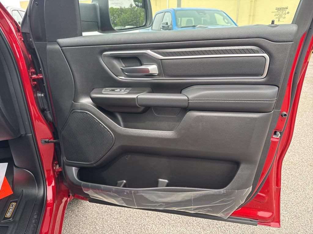 New 2026 RAM 1500 4x4 Crew Cab image 27
