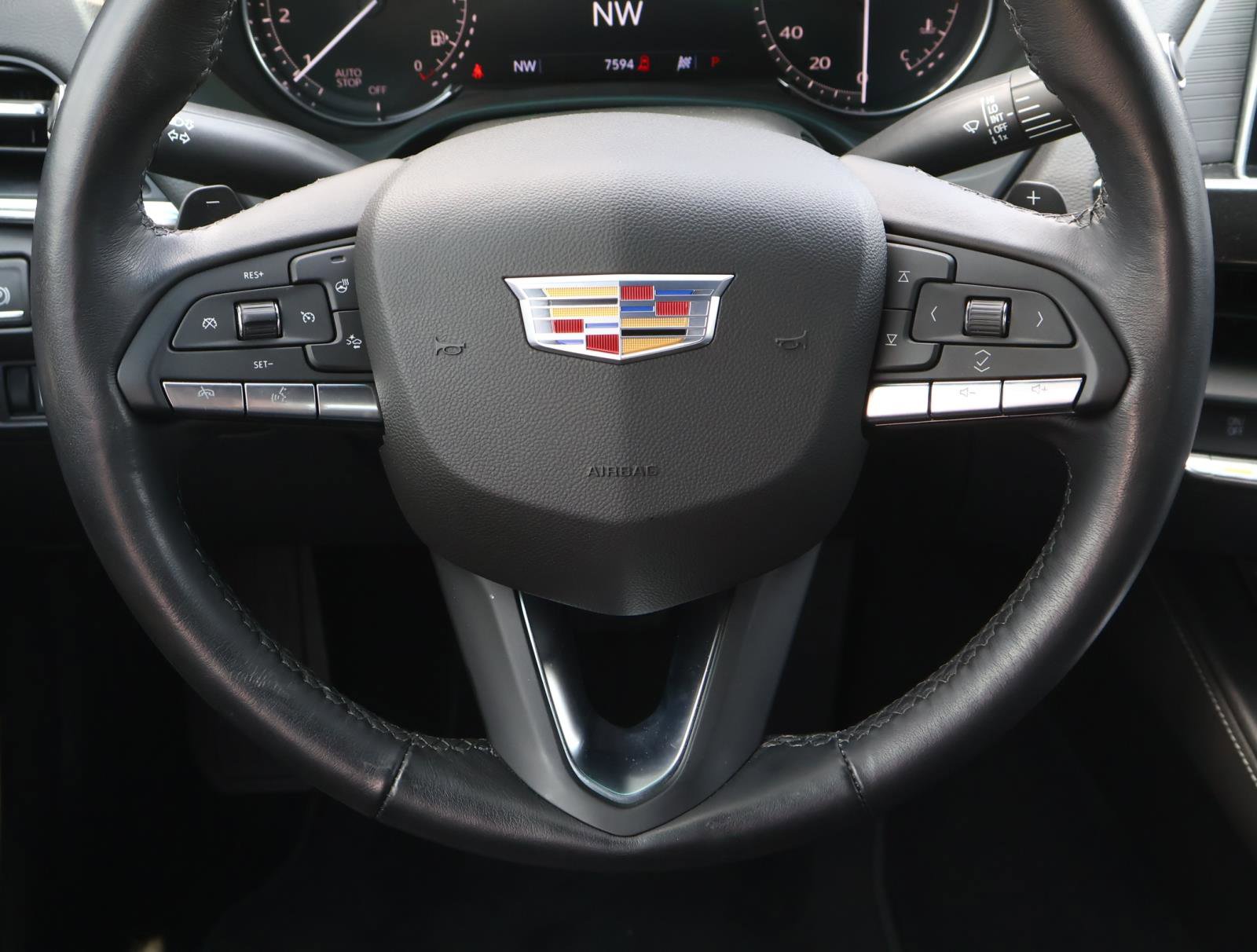 Used 2025 Cadillac CT4 Luxury RWD image 13