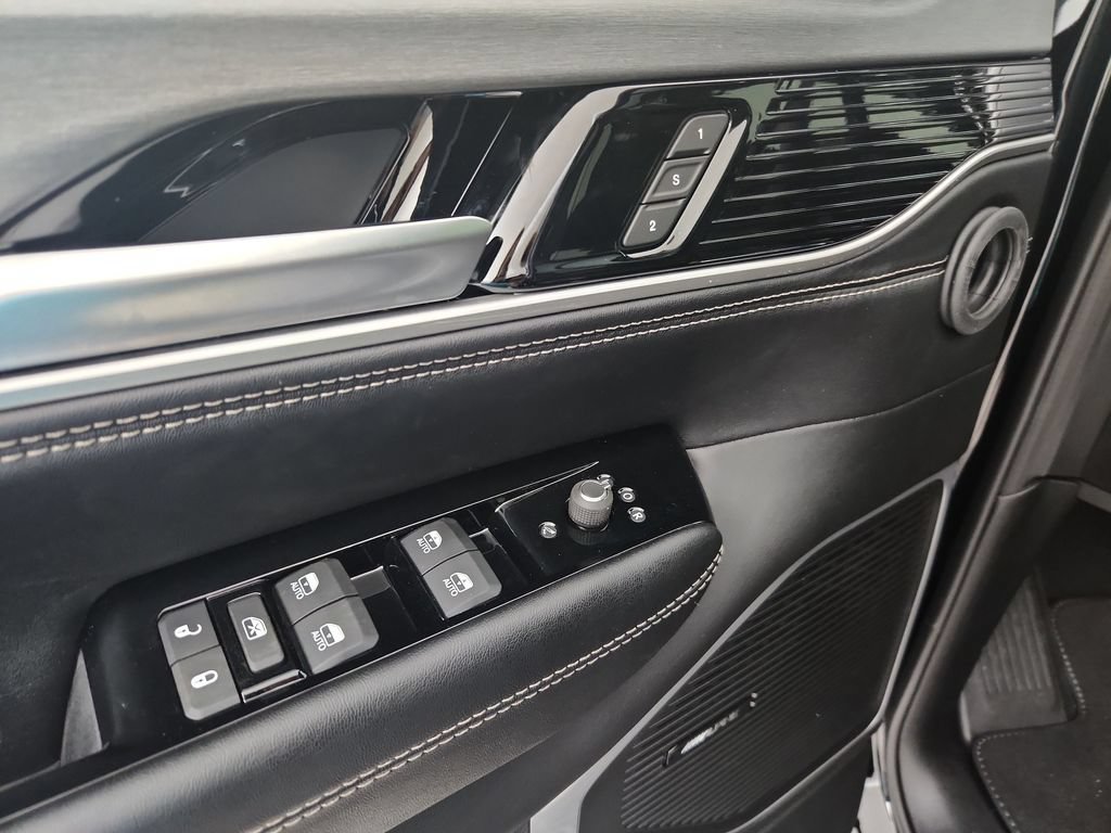 New 2026 Jeep Grand Wagoneer L 4WD w/ Premium Group I image 20
