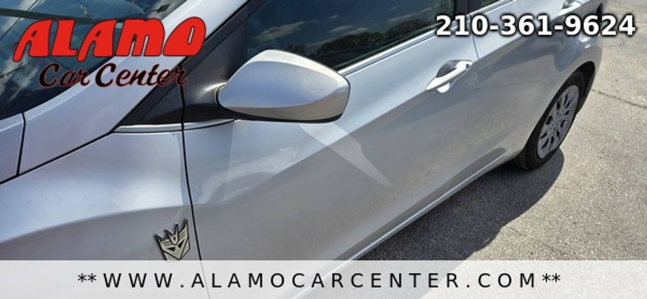 Used 2016 Hyundai Elantra GT FWD image 9