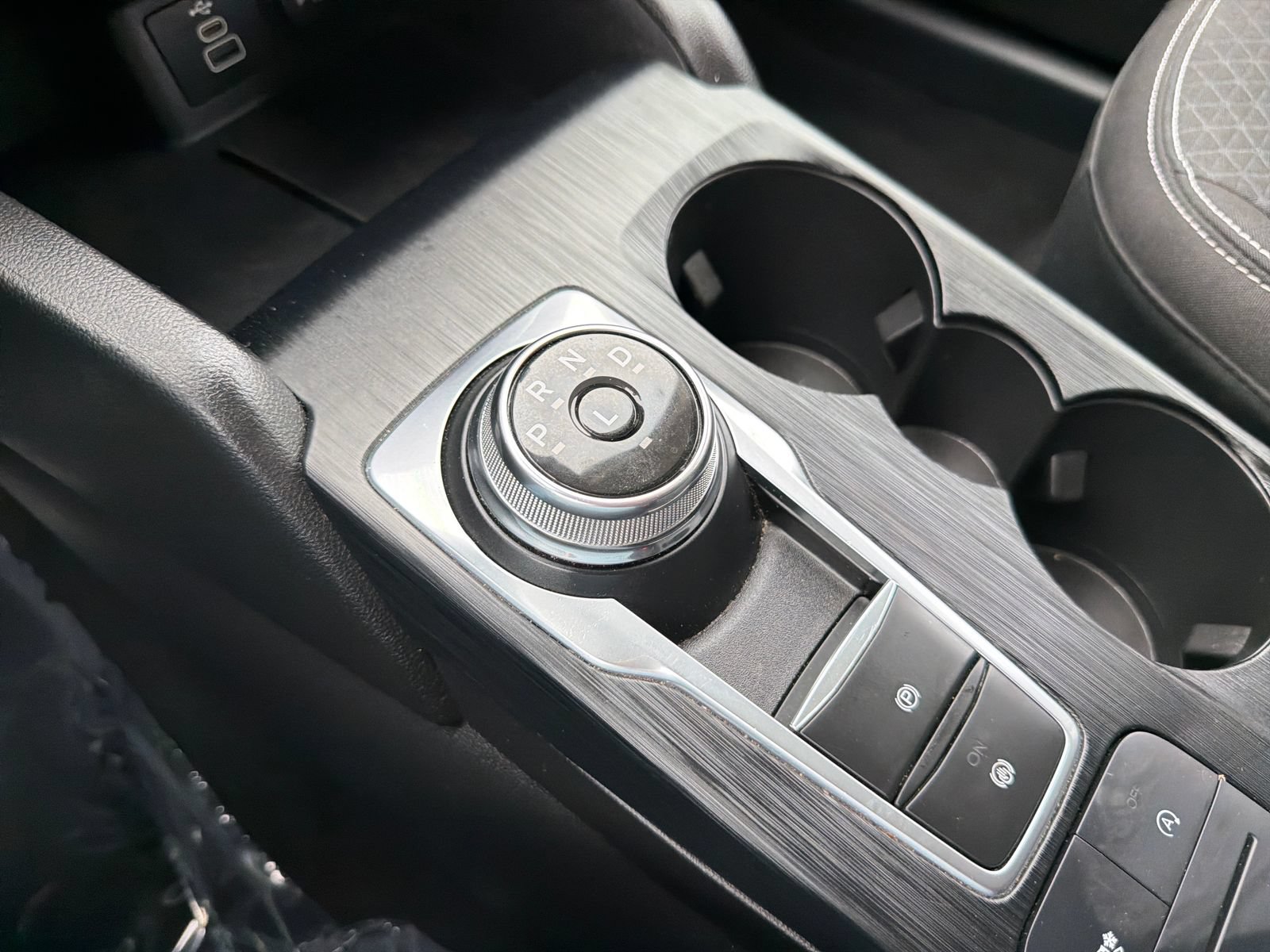 Used 2025 Ford Escape Active AWD/4WD image 17