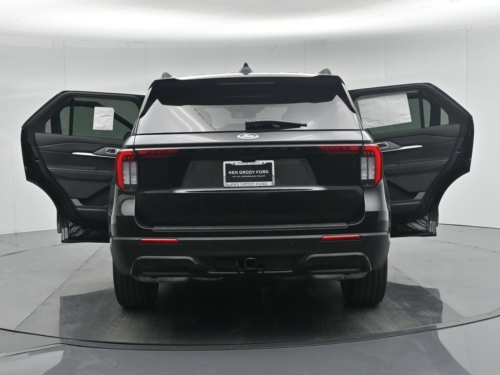 New 2026 Ford Explorer ST-Line w/ ST-Line Street Pack RWD image 34
