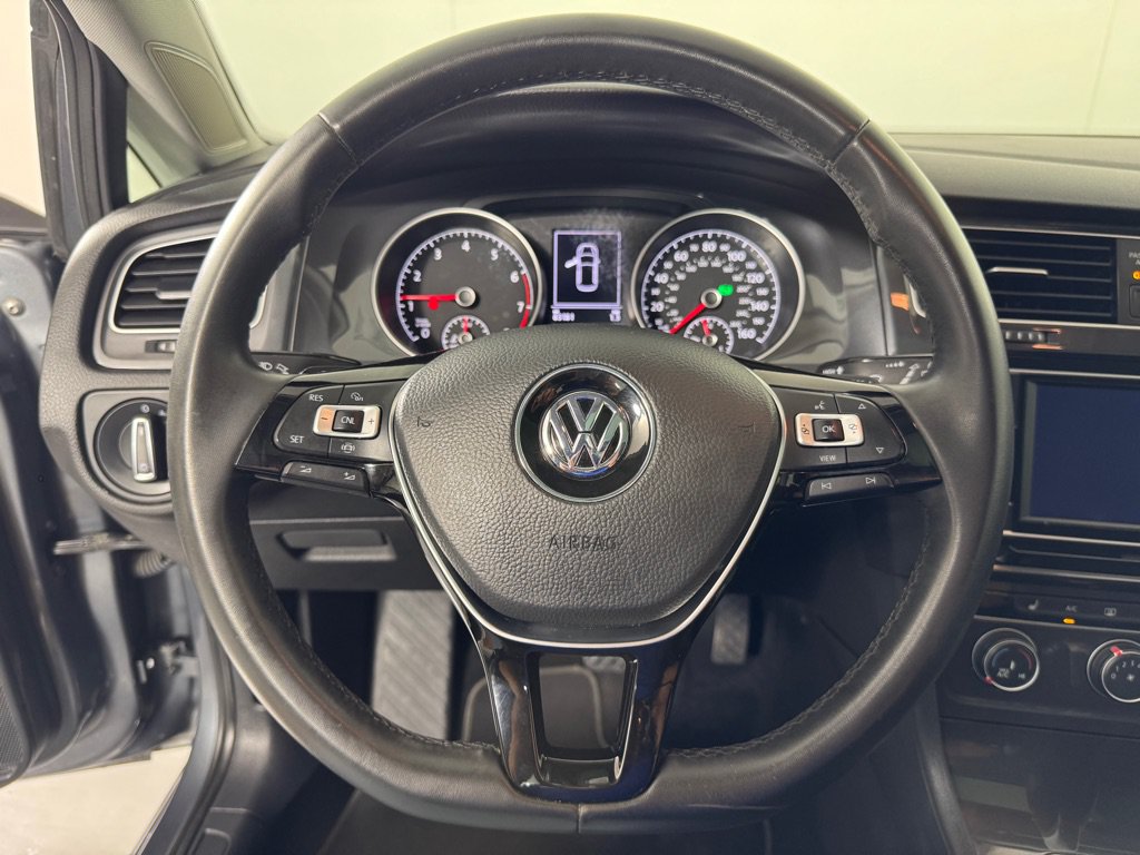 Used 2021 Volkswagen Golf 4-Door FWD image 15