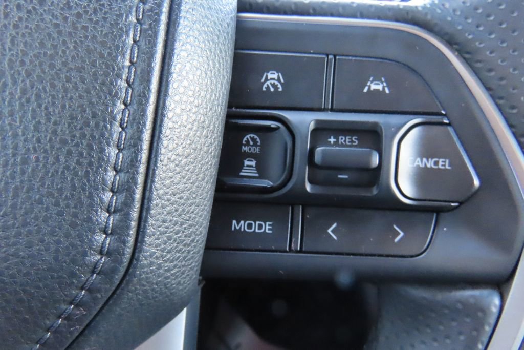 Used 2025 Toyota 4Runner TRD Off-Road image 12