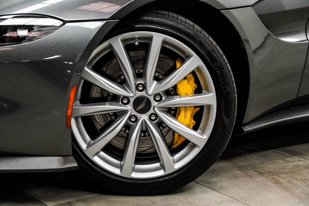 Used 2021 Aston Martin V8 Vantage Roadster RWD image 4
