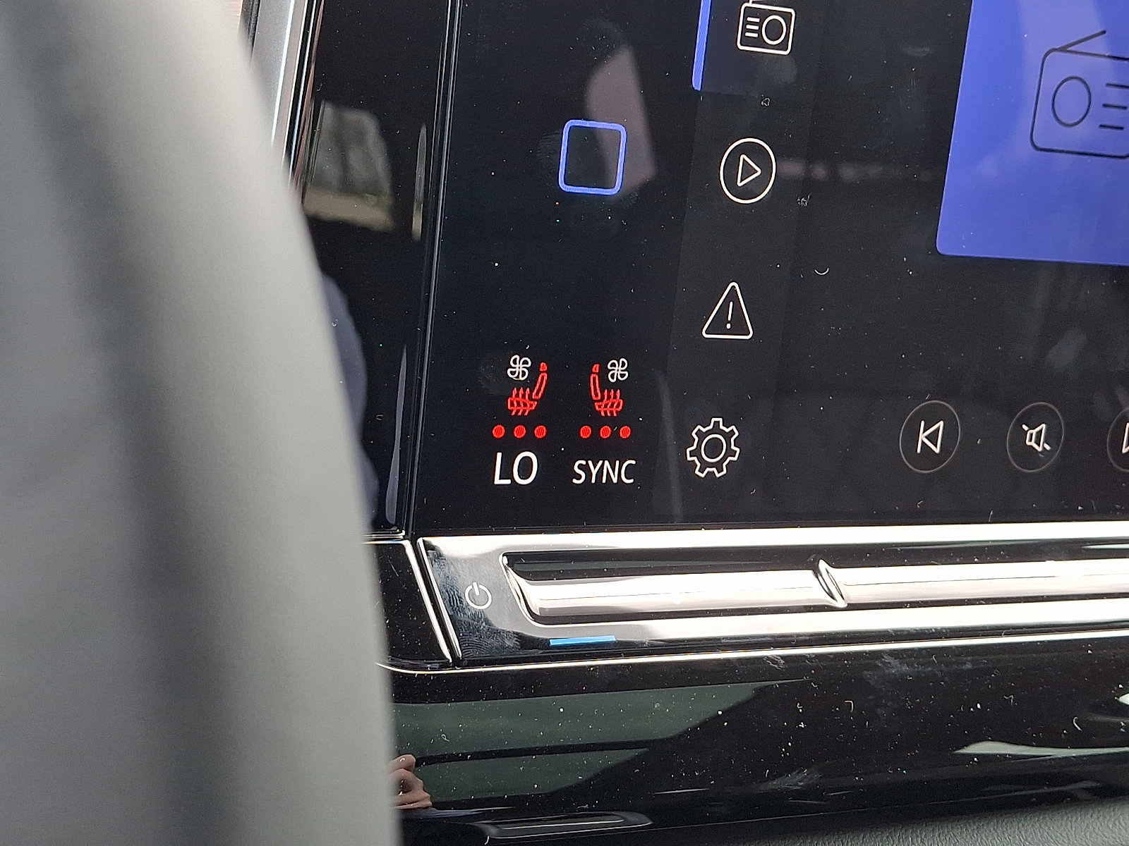 New 2026 Volkswagen Atlas SEL Premium R-Line image 17