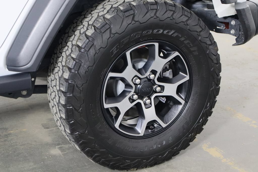 Used 2022 Jeep Wrangler Unlimited Rubicon AWD/4WD image 36