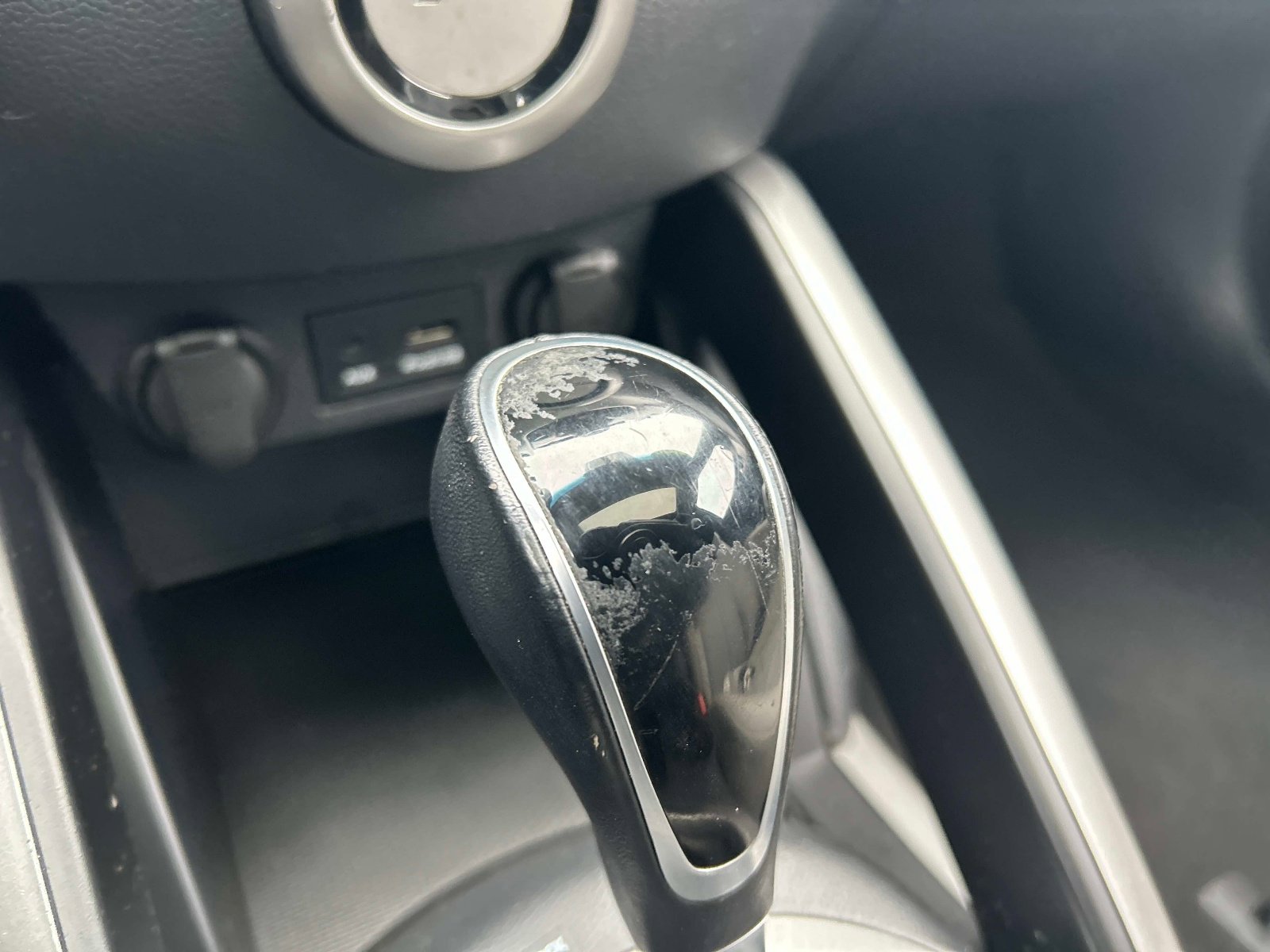 Used 2014 Hyundai Veloster w/ Style Package 02 image 30