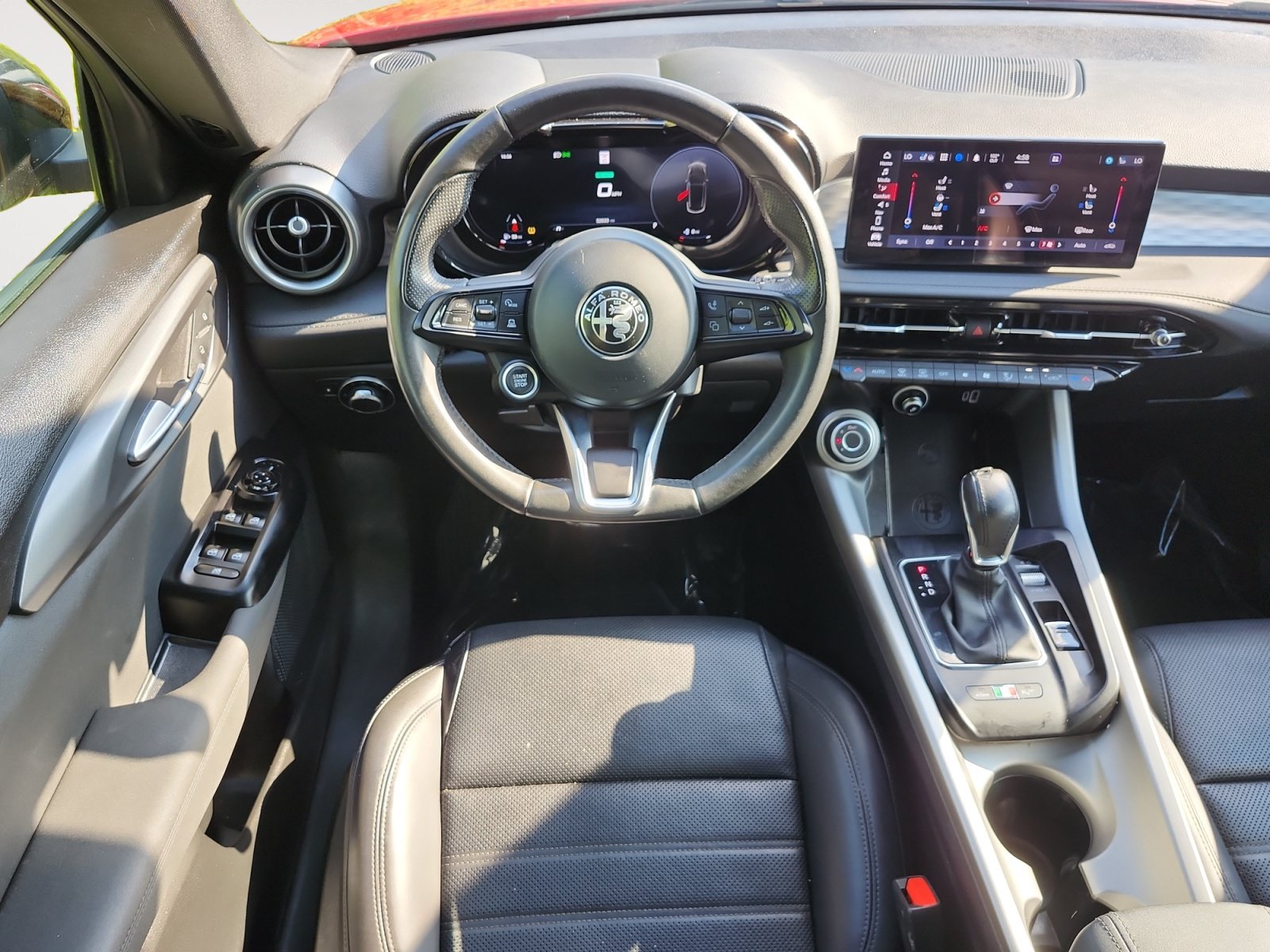 Used 2024 Alfa Romeo Tonale Ti w/ Premium Interior Package AWD/4WD image 10