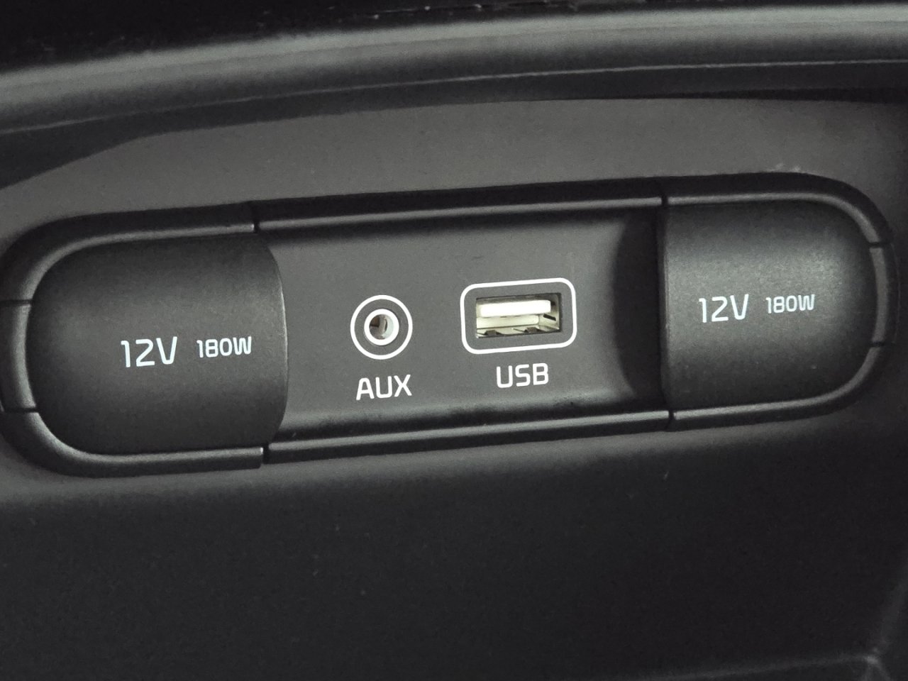 Used 2017 Kia Sorento 2.4L LX w/ LX Convenience Package image 8