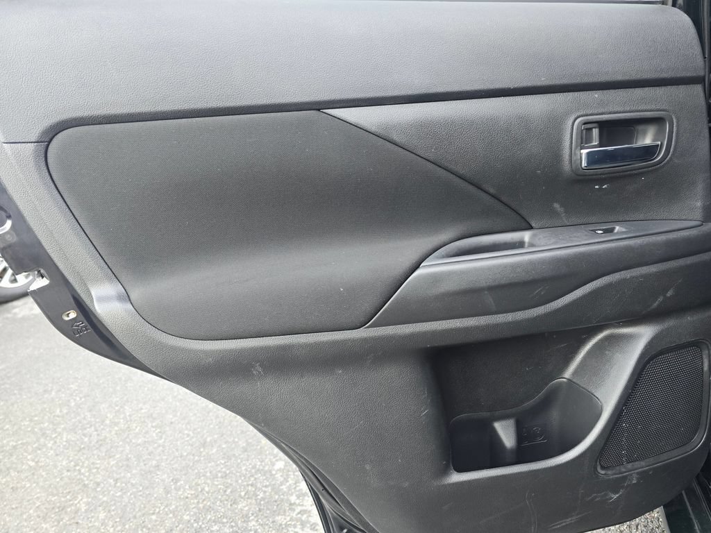 Used 2018 Mitsubishi Outlander ES FWD image 20