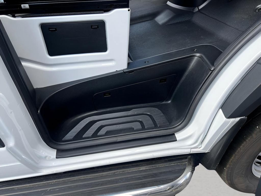 Used 2022 Mercedes-Benz Sprinter 144 Cargo image 22