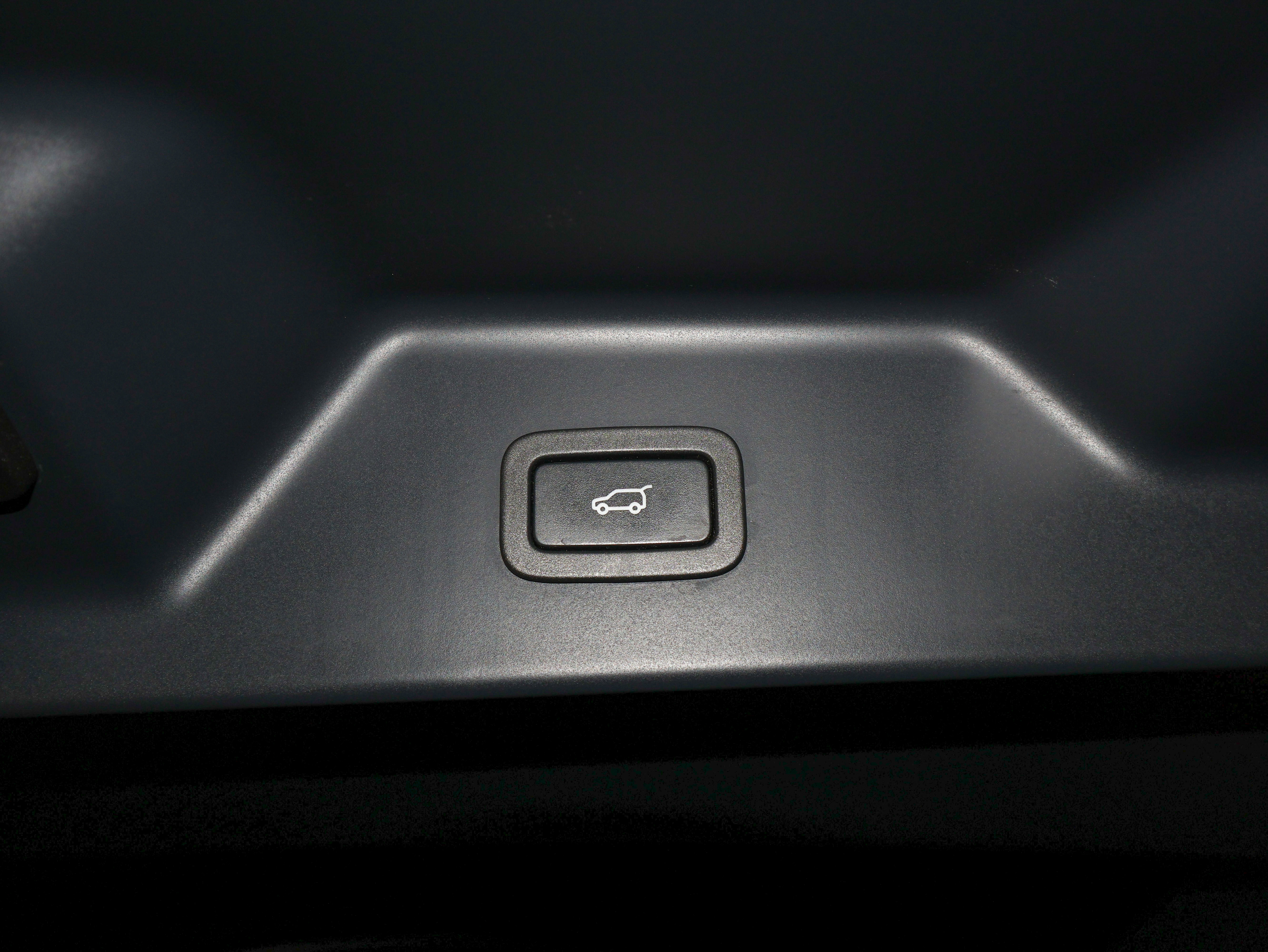 Used 2022 Land Rover Range Rover Westminster Edition image 12