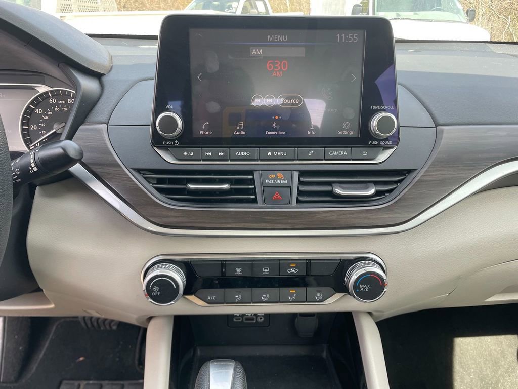 Used 2024 Nissan Altima 2.5 SV image 20