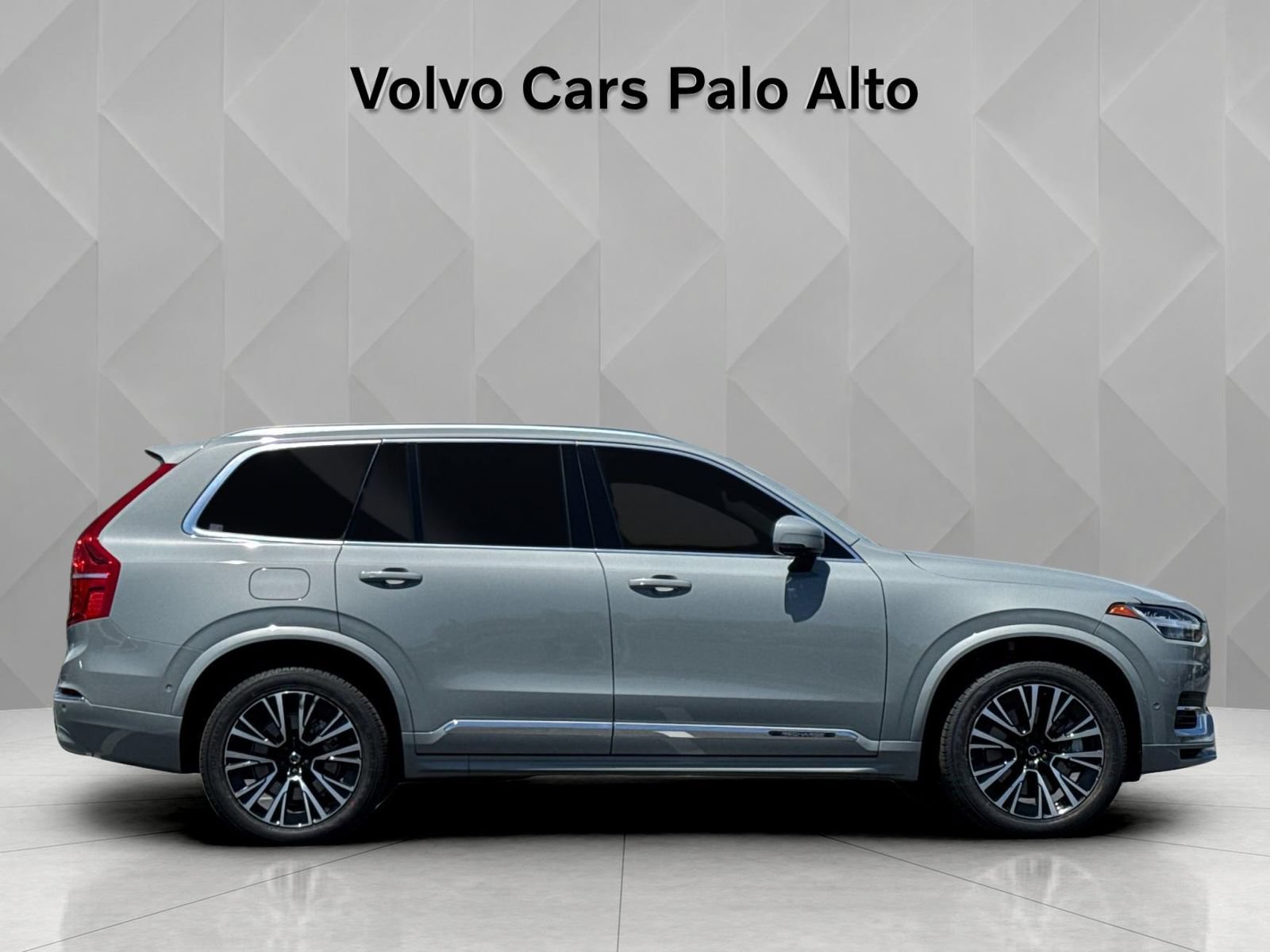 Certified 2024 Volvo XC90 T8 Plus w/ Protection Package Premier AWD/4WD image 12