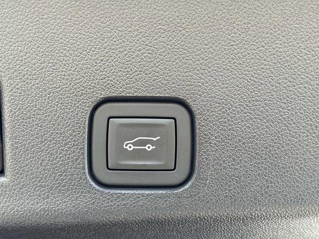 Used 2025 GMC Acadia Denali w/ LPO, Floor Liner Package AWD/4WD image 13
