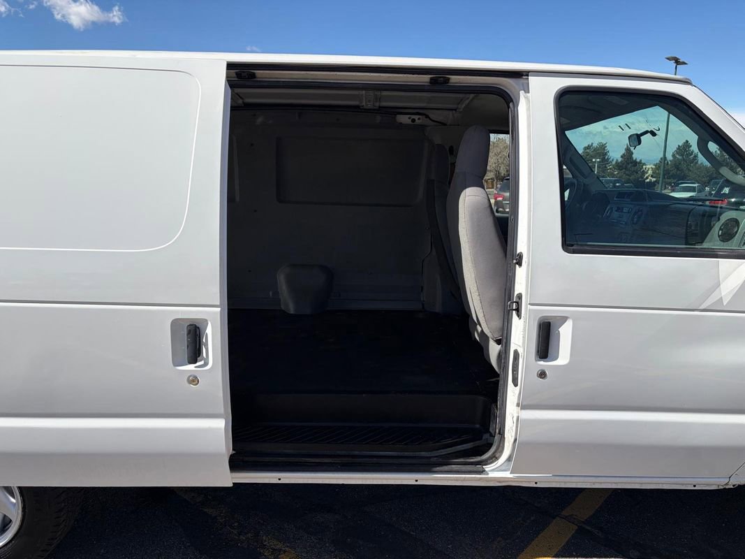 Used 2010 Ford E-150 and Econoline 150 RWD image 17